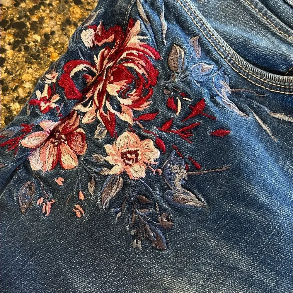 White House Black Market Girlfriend Jeans with Floral Embroidery - Picture 8 of 8